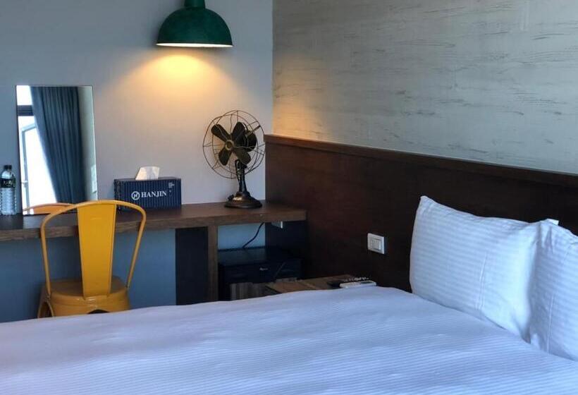 اتاق استاندارد با چشم‌انداز دریا, Sunshine B&b