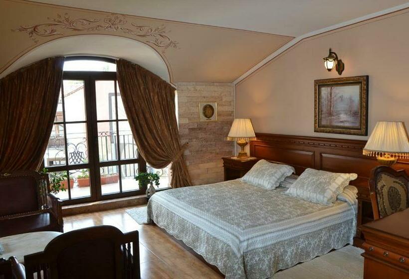 استودیوی استاندارد, Boutique Hotel Boris Palace & Restaurant