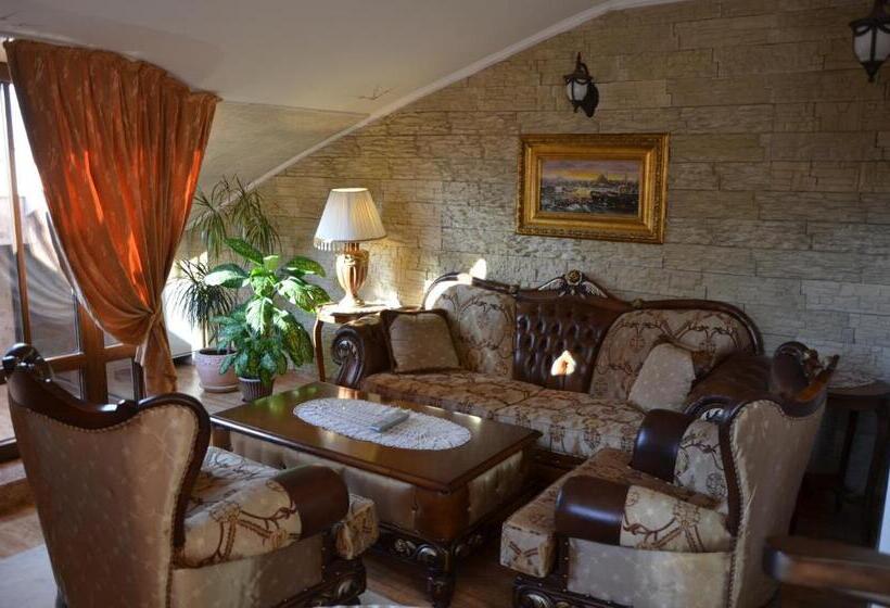 سوییت, Boutique Hotel Boris Palace & Restaurant