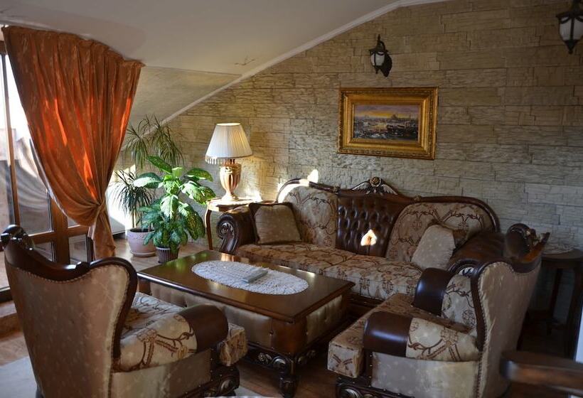 سوییت, Boutique Hotel Boris Palace & Restaurant