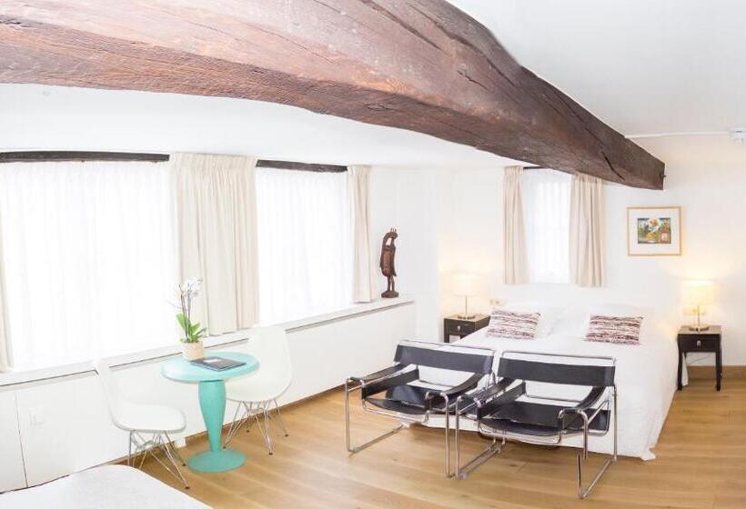 コンフォートルーム, Galerie Hotel Dis