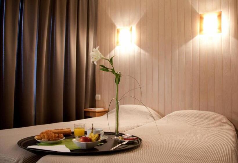 Номер Стандарт Трехместный, Logis Hôtel Le Relais