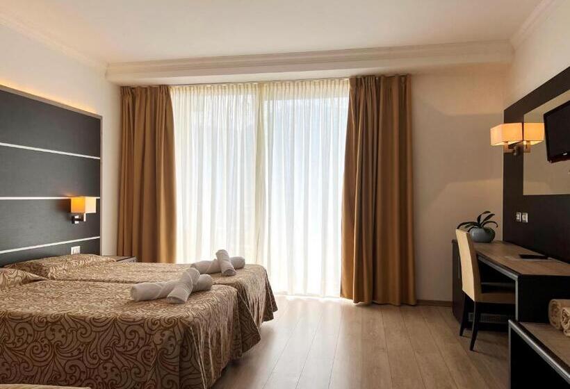 Трехместный Номер Deluxe, Village Bazzanega   Montagnoli Group