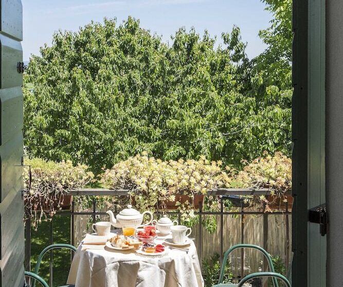 اتاق استاندارد سه نفره, Relais Ca  Maddalena