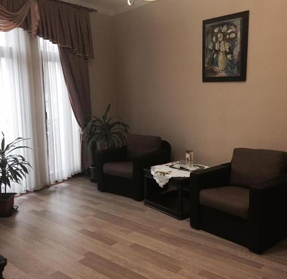 جناح, Atlant