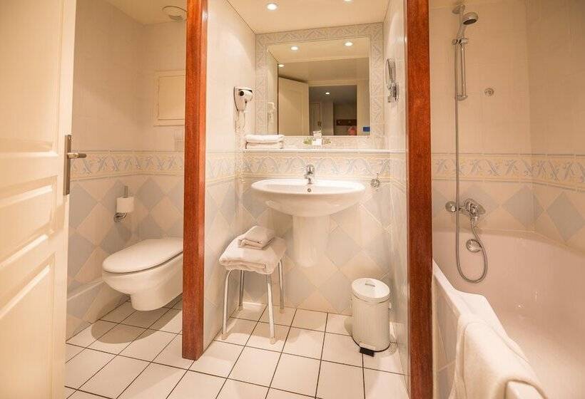 Номер Стандарт, Hôtel Ithurria