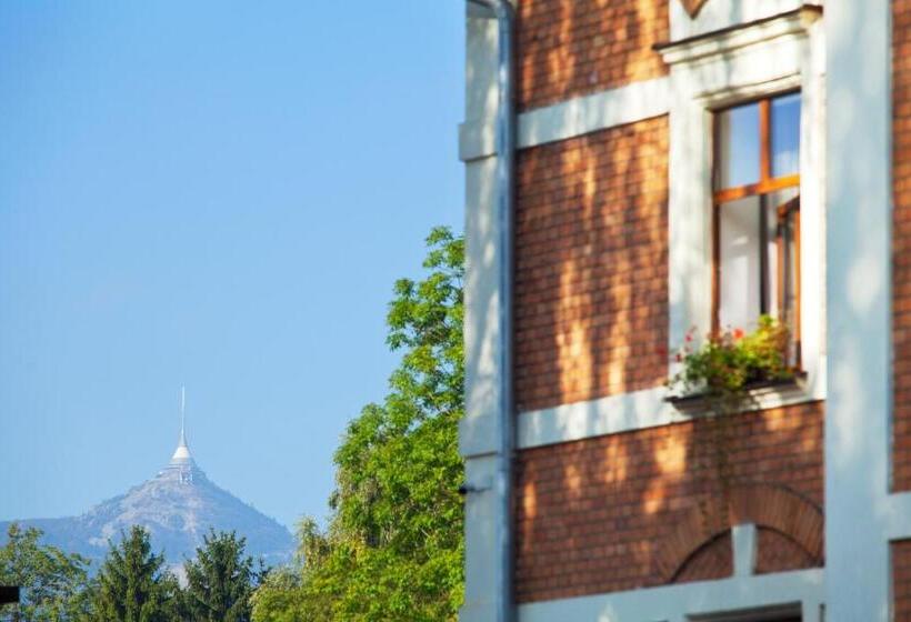 غرفة ديلوكس مزوَّدة بجاكوزي, Pytloun Self Check In Hotel Liberec