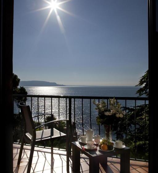 Полулюкс Вид на Озеро, Villa Capri