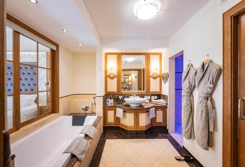 带大床的复式套间, Preidlhof Luxury Dolce Vita Resort