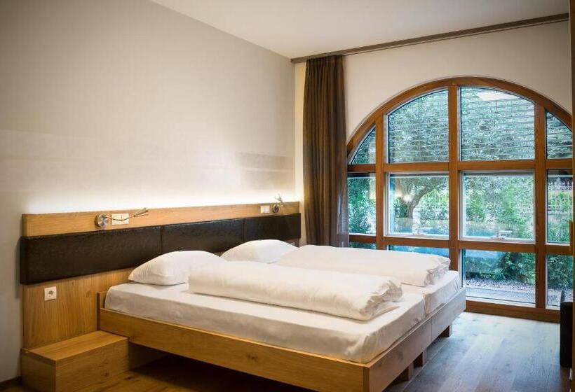 اتاق راحتی سه تخته, Ristorante Lewald