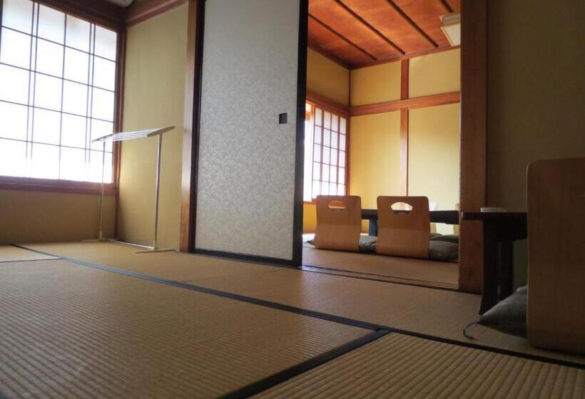 Семейный Номер, K S House Ito Onsen  Historical Ryokan Hostel
