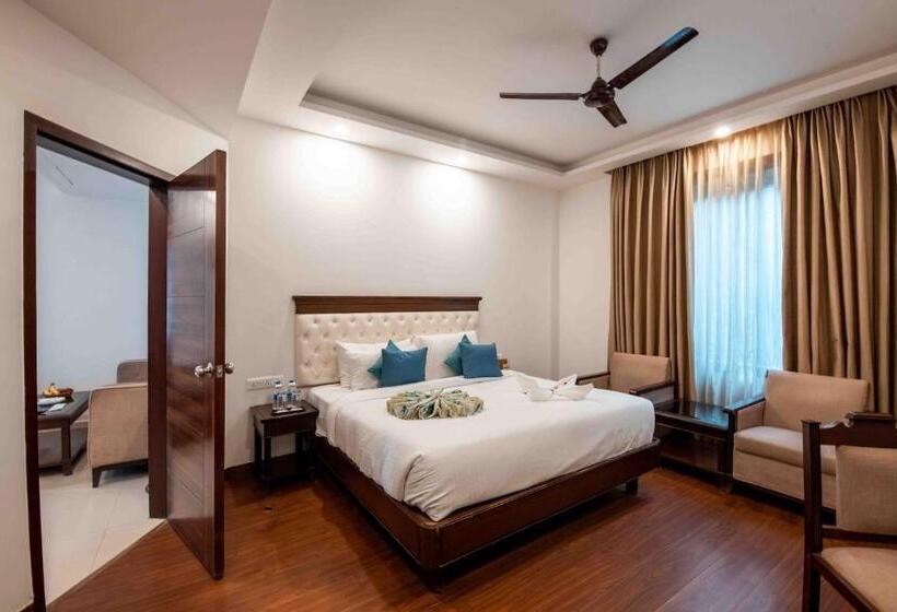 스위트, The Fern Surya Resort Kasauli Hills, Dharampur