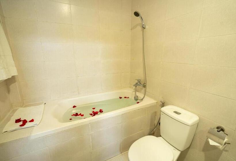 اتاق استاندارد سه نفره, Dana Pearl Condotel