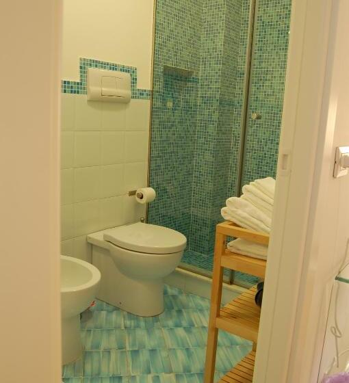 标准间, Federico Secondo B&b