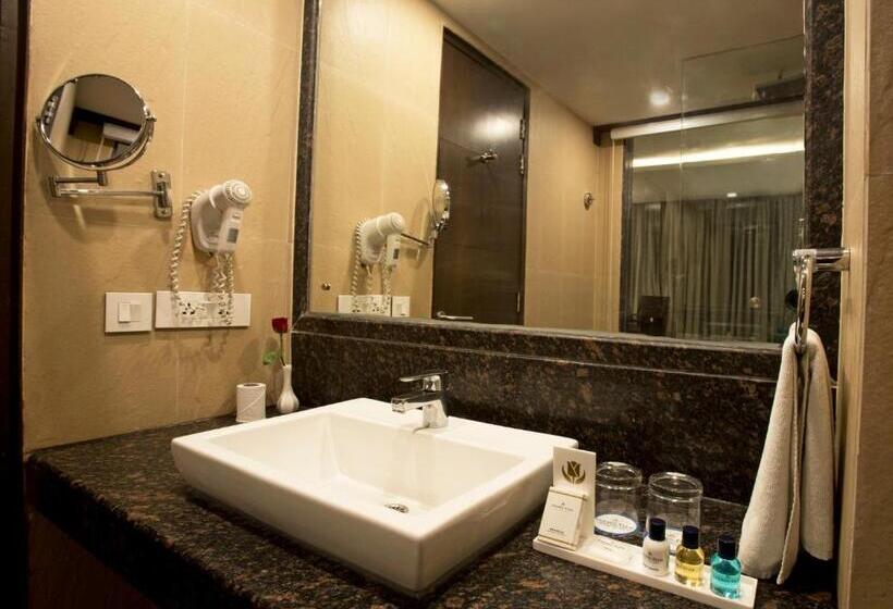 اتاق لوکس, Golden Tulip Chandigarh, Panchkula