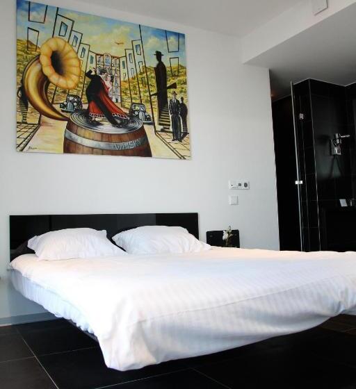 1 Bedroom Penthouse Apartment, Grey