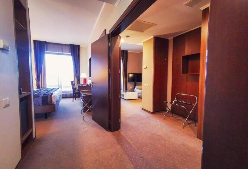 스위트 킹사이즈 침대, Wyndham Cluj