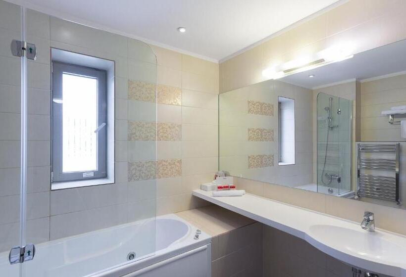 이그제큐티브 룸 킹사이즈 침대, Wyndham Cluj