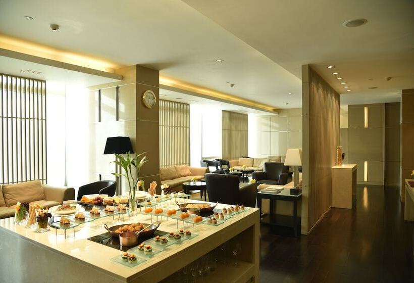 اتاق کلاب, Taj City Centre  Gurugram