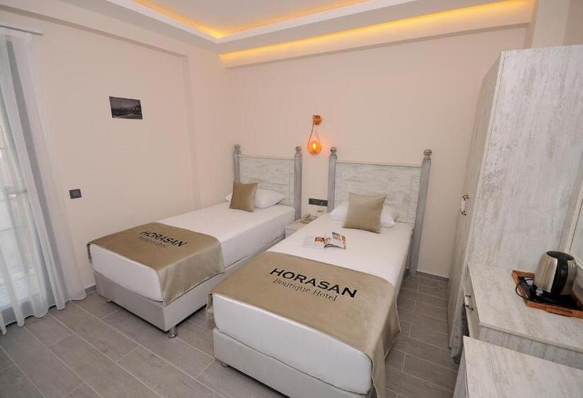 اتاق استاندارد با بالکن, çeşme Horasan