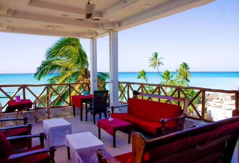 Номер Стандарт Трехместный, Room In Bb   Room Ally At The Beach For 2 3 Guests