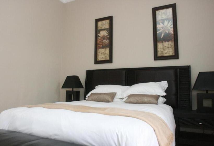 اتاق لوکس با تخت بزرگ, Clear Essence California Spa & Wellness Resort