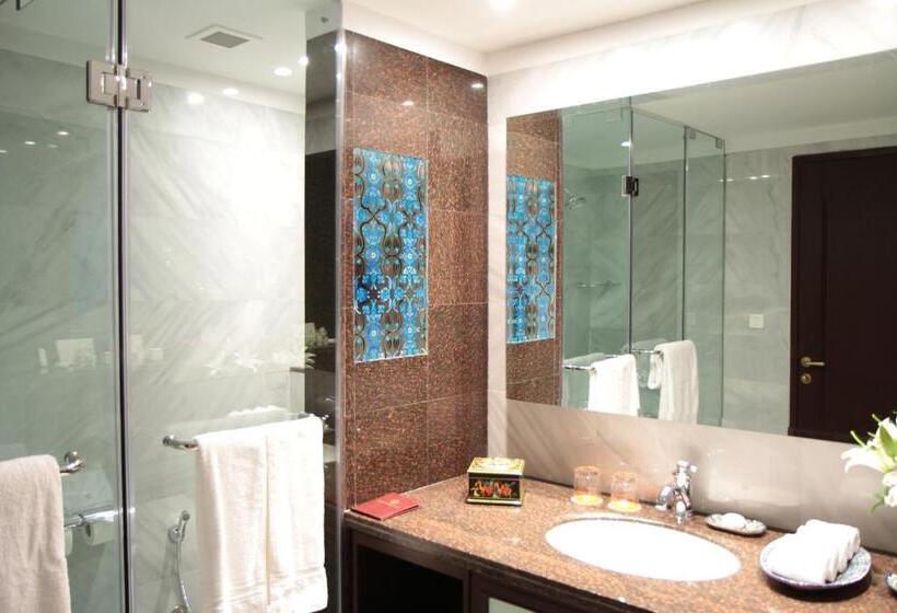 اتاق اجرایی با تخت بزرگ, Dushanbe Serena