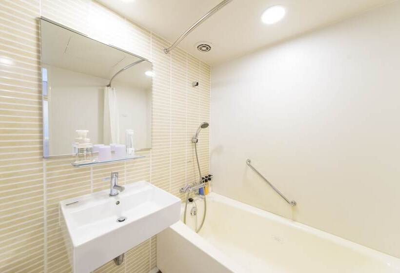 Номер Deluxe, Nishitetsu Resort Inn Naha