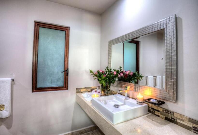 3 Bedroom Suite, Vallarta Shores Beach