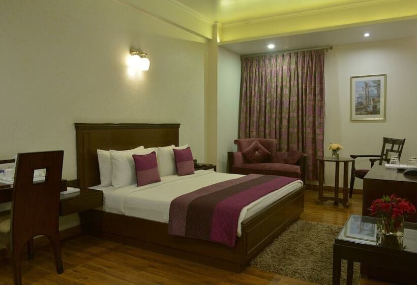 سوییت لوکس, Rockland Panchsheel Enclave