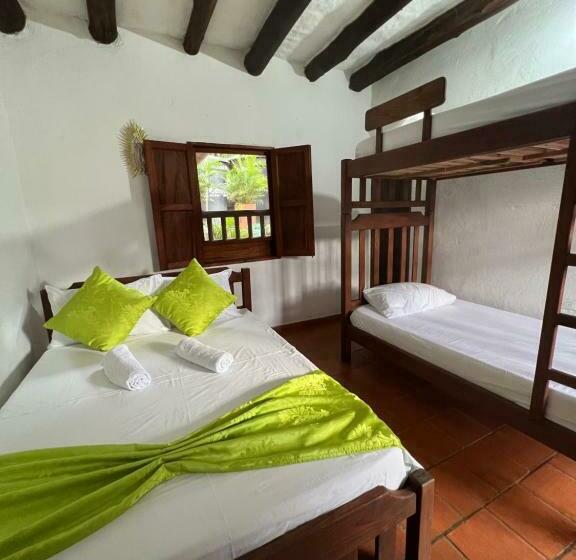 Четырехместный Номер Стандарт, Hostal Villa San Rafael
