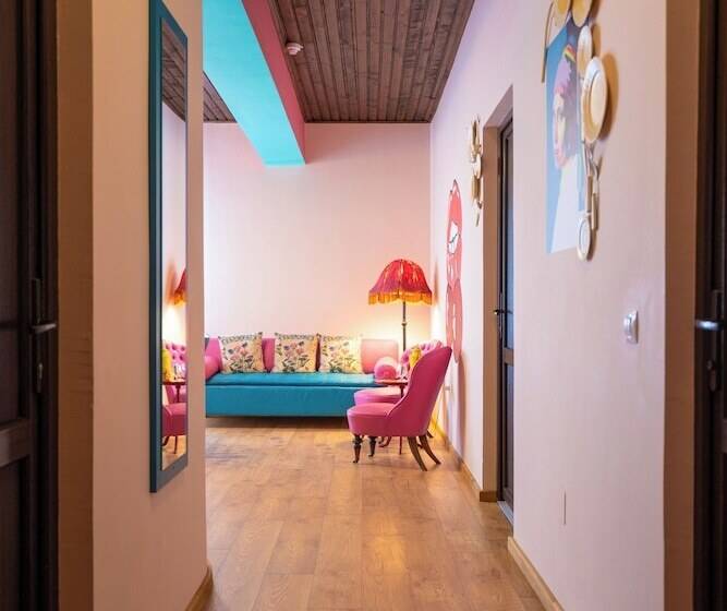 Люкс, Art E Boutique Rooms