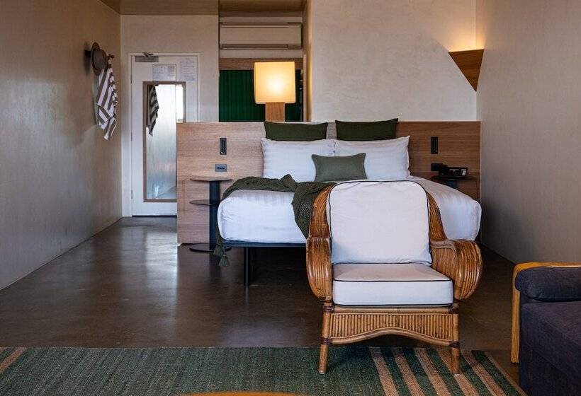 스위트 킹사이즈 침대, Beach Hotel Resort
