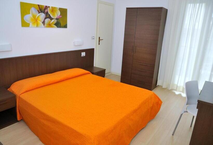 اتاق استاندارد سه نفره, Lugano