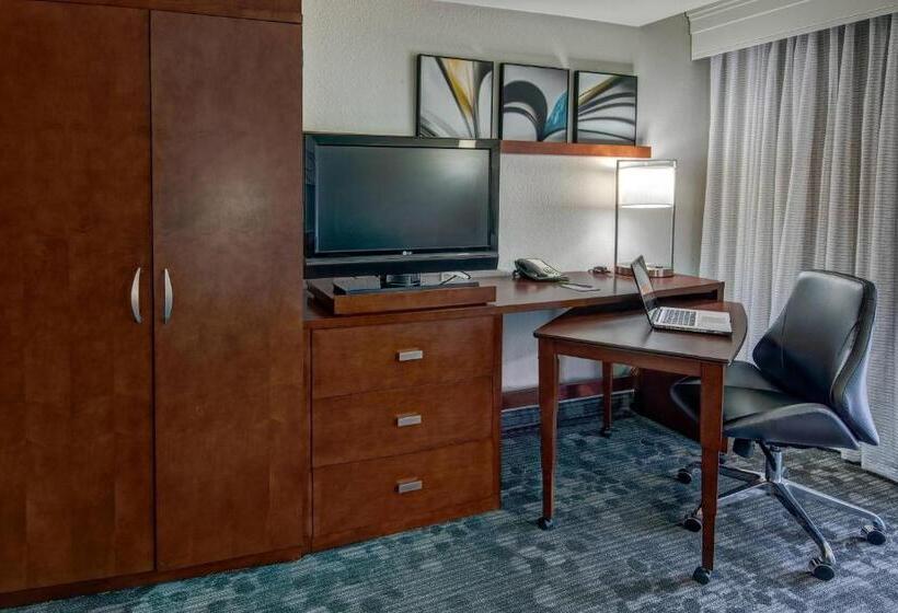 스탠다드 룸 킹사이즈 침대, Courtyard By Marriott Troy