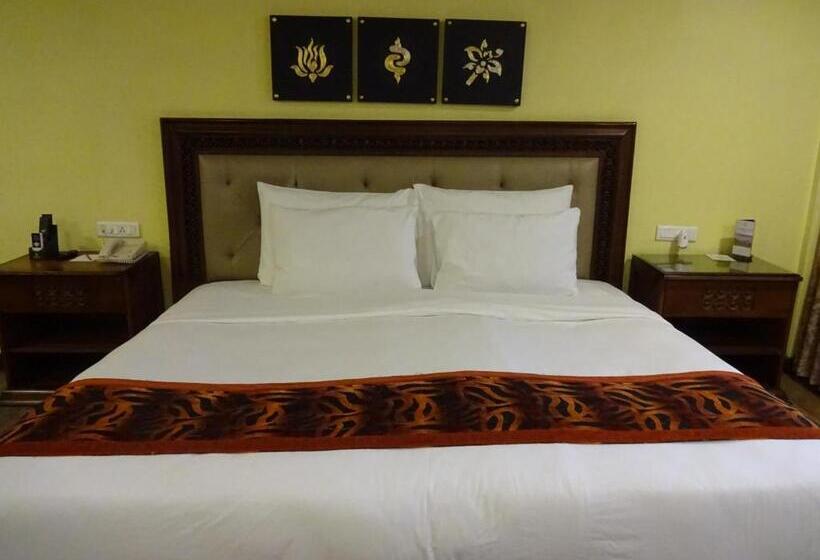 디럭스 룸, Mayfair Spa Resort & Casino