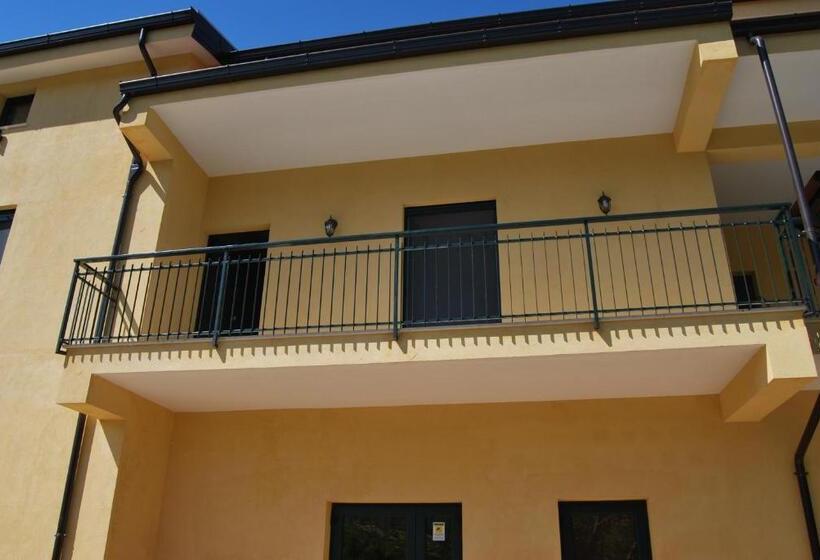 Трехместный Номер Стандарт с Видом, Agriturismo La Turritella