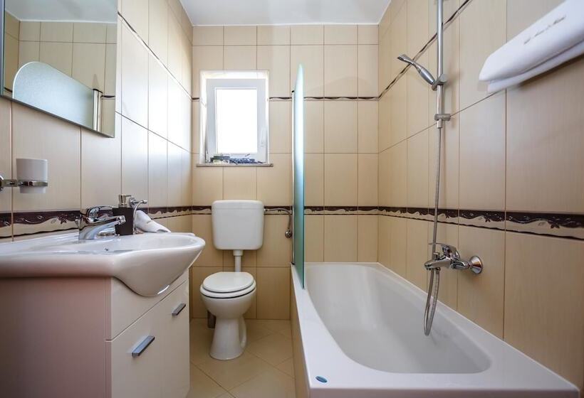 آپارتمان 2 خوابه با چشم‌انداز دریا, Mare & Mons Deluxe Apartments