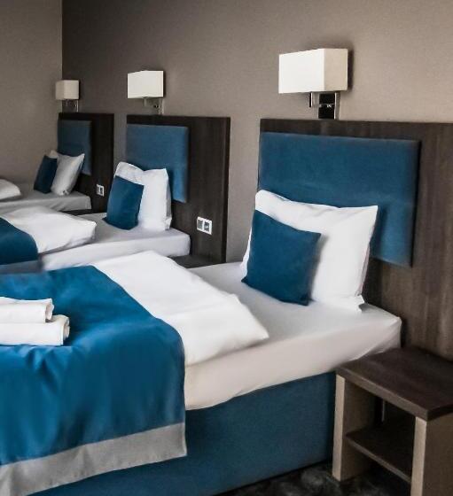 Трехместный Номер Комфорт, Sleep Wrocław