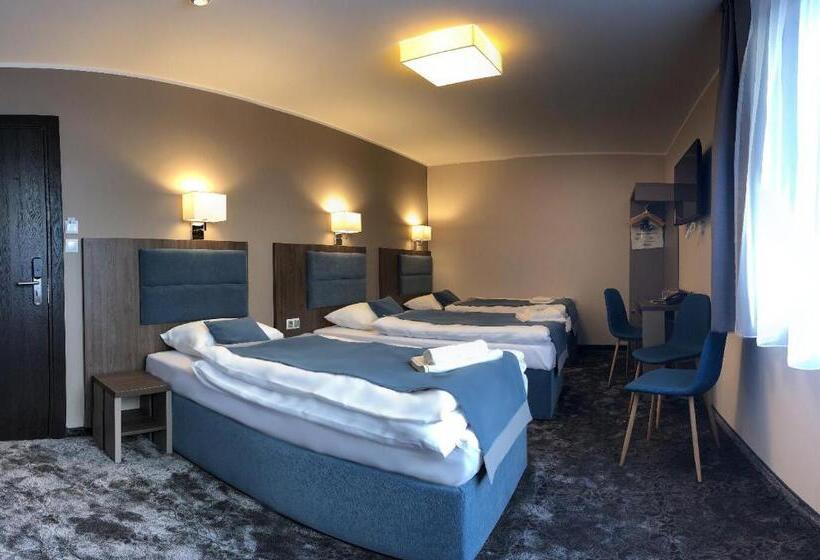 Трехместный Номер Комфорт, Sleep Wrocław