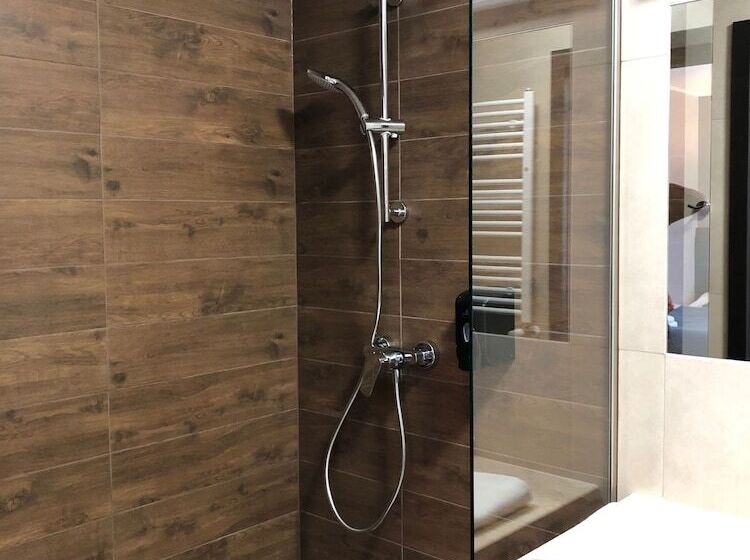 Трехместный Номер Комфорт, Sleep Wrocław