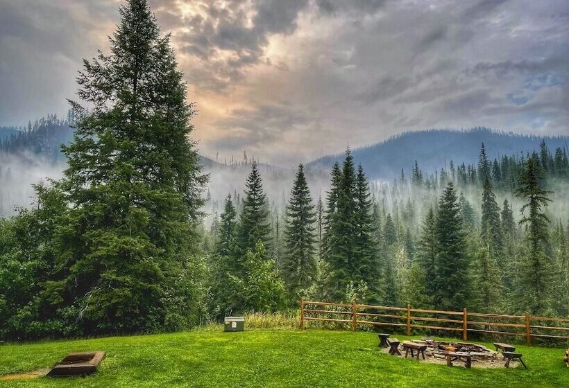 Номер Классика Двуспальная Кровать, Lochsa Lodge
