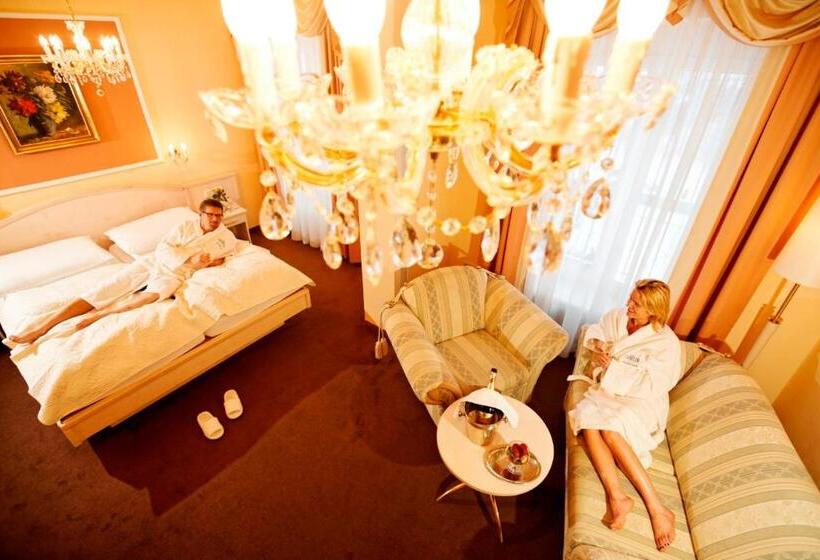 Family Suite, Stenitzer