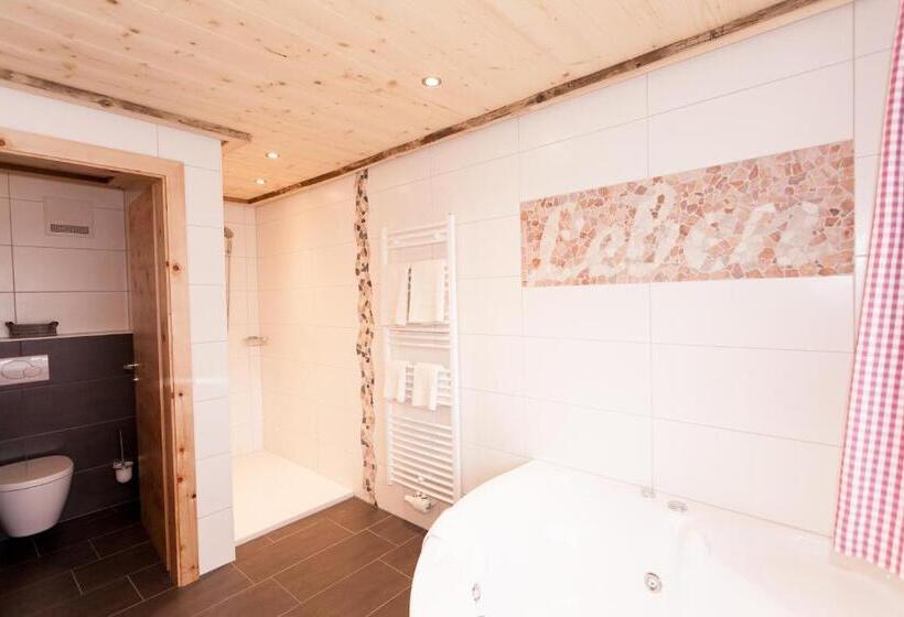 스위트, Alpenhotel Wanderniki