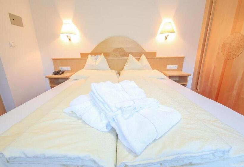 Люкс с Балконом, Superior Hotel Persal