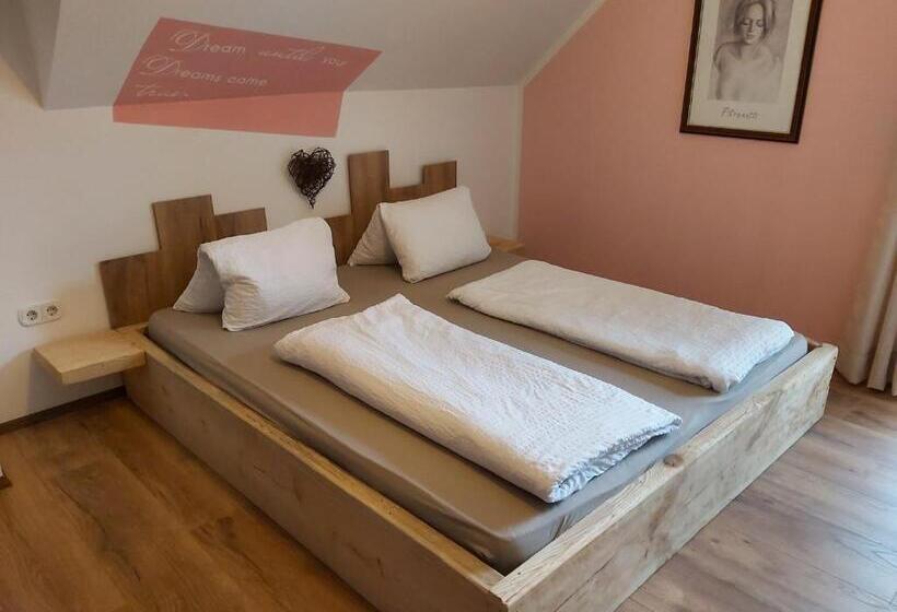 Номер Стандарт, Dreimaederlhaus Pension