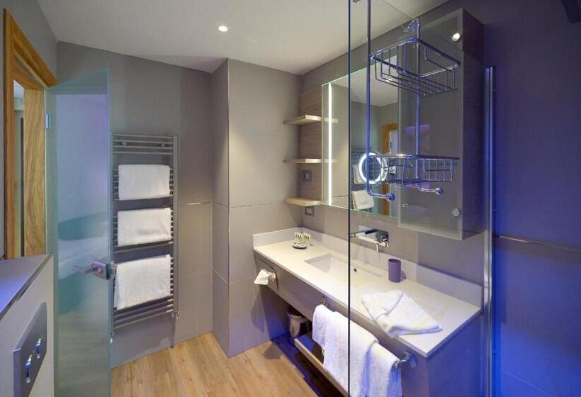 سوییت جونیور با چشم‌انداز دریاچه, Aktivhotel Santalucia