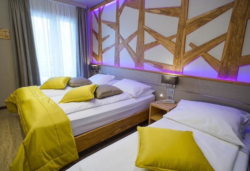 اتاق راحتی سه تخته, Aktivhotel Santalucia