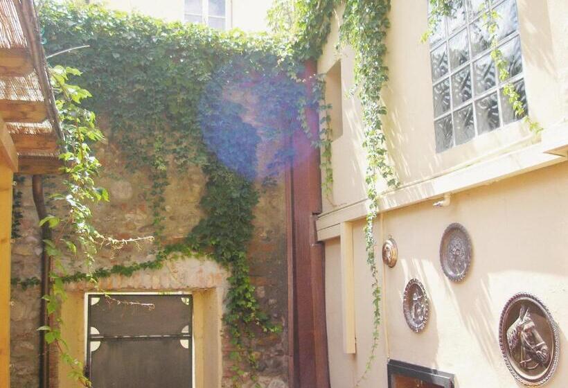 اتاق استاندارد چهار تخته, Antica Residenza Santa Chiara  City Center