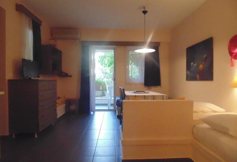 Семейные Апартаменты, Heliotopos Apartments